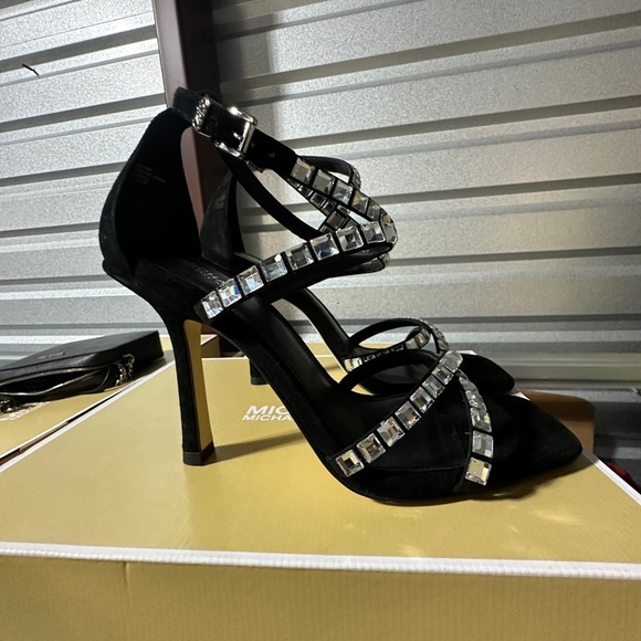 Michael Kors | CELIA STRAPPY SANDAL - Picture 5 of 7